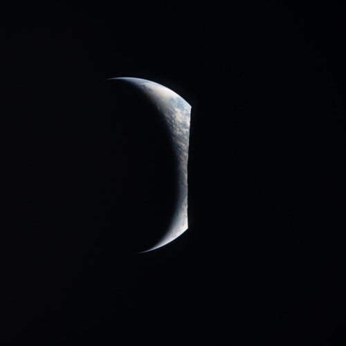 Artemis Era Earthrise – Artemis II Moon Flyby