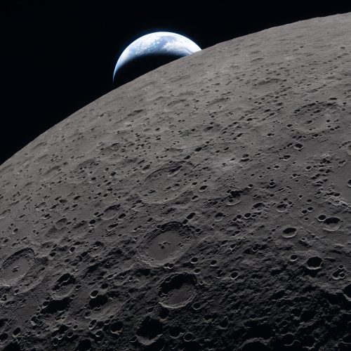 A Setting Earth – Artemis II Lunar Flyby