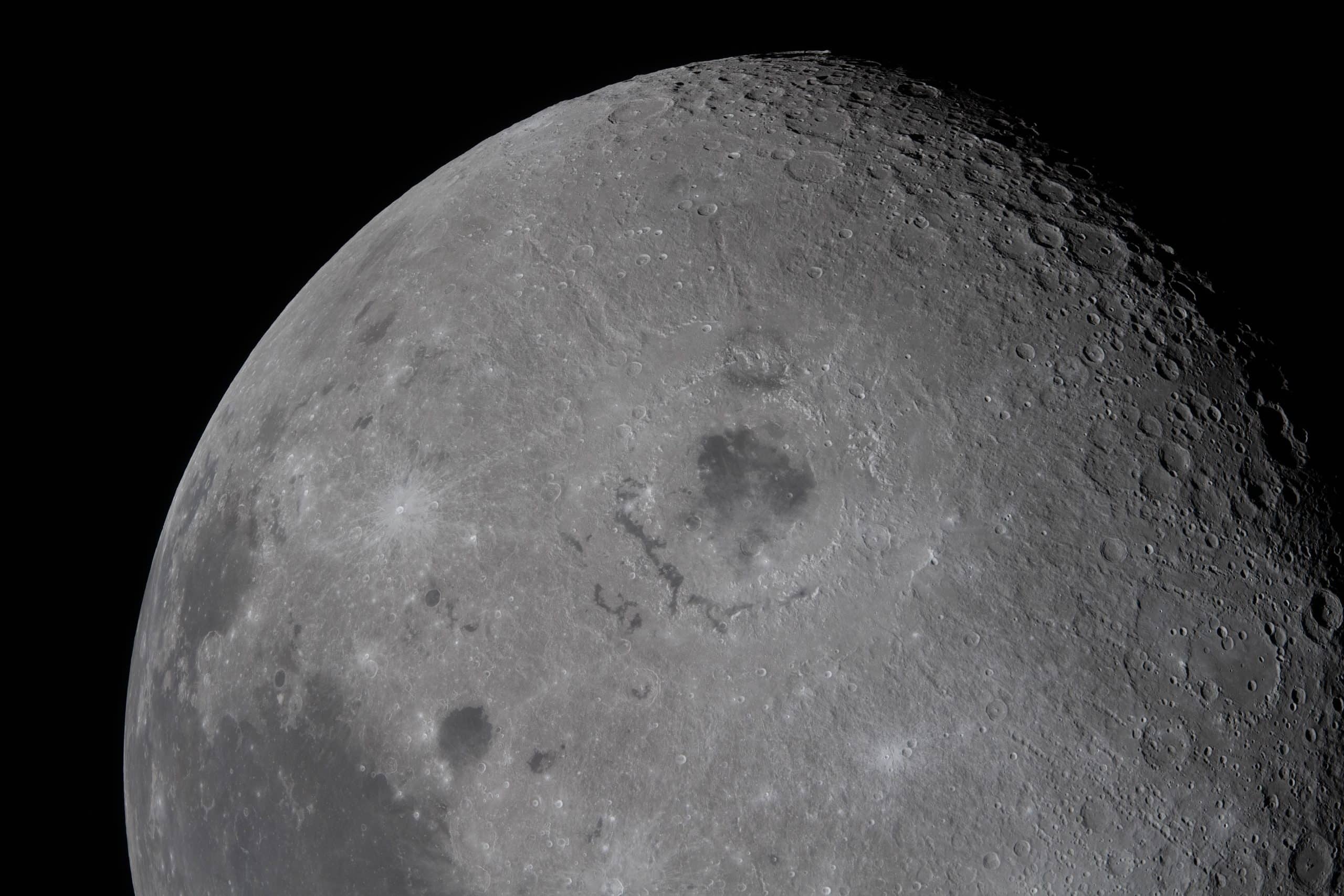 A Moment with the Moon - Artemis II